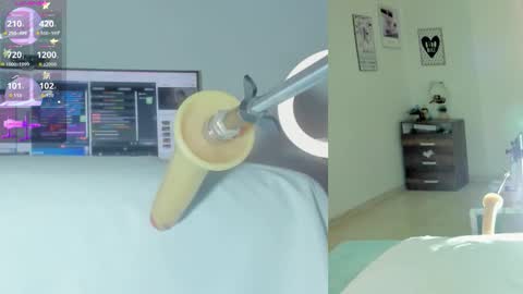 Snapshot of sofi__velez_ chatting on February 13, 6:48 pm Sofi online show from February 13, 6:48 pm