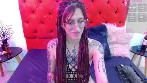 Snapshot of sofi_f_w chatting on February 12, 10:26 pm Sofi online show from February 12, 10:26 pm