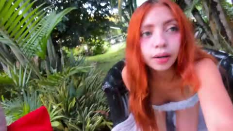 Snapshot of sofi_gmzz chatting on May 6, 3:39 pm sofi_gmzz online show from May 6, 3:39 pm