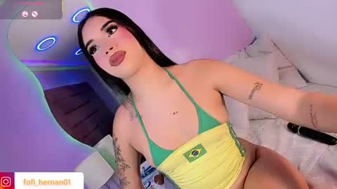 Snapshot of sofi_hdzz chatting on June 12, 11:57 pm sofi_hdzz online show from June 12, 11:57 pm