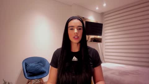 Snapshot of sofi_saenzz chatting on November 8, 12:44 am Sofi Saenzz online show from November 8, 12:44 am