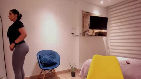 Snapshot of sofi_saenzz chatting on November 12, 2:45 am Sofi Saenzz online show from November 12, 2:45 am