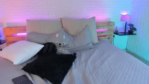 sofi_sp online show from February 8, 2:38 pm