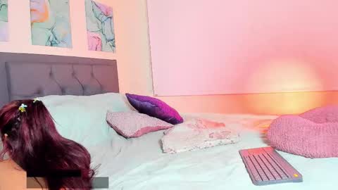 Snapshot of sofia__lujan chatting on February 2, 10:25 am call me L U online show from February 2, 10:25 am