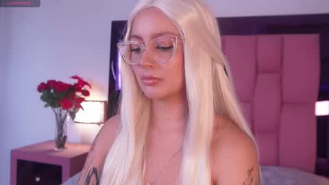 Snapshot of sofia_dream7 chatting on February 17, 7:10 pm Sofi online show from February 17, 7:10 pm