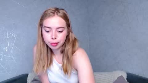 Sofia here online show from September 22, 12:23 am