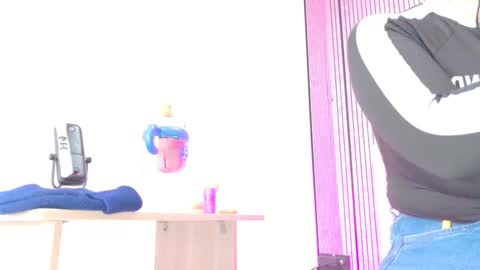 Snapshot of sofia_martinn chatting on February 19, 3:02 am Sofia online show from February 19, 3:02 am