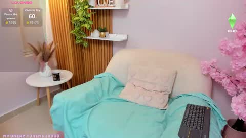 Snapshot of sofia_new chatting on June 23, 10:13 am sofia_new online show from June 23, 10:13 am