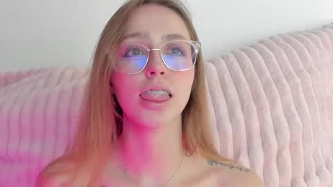     online show from February 15, 7:06 am