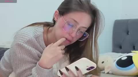 Snapshot of sofia_palacios_ chatting on July 28, 3:57 am online show from July 28, 3:57 am