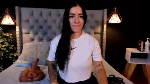 Snapshot of sofia_riveraa chatting on November 12, 8:08 pm SOFIA online show from November 12, 8:08 pm