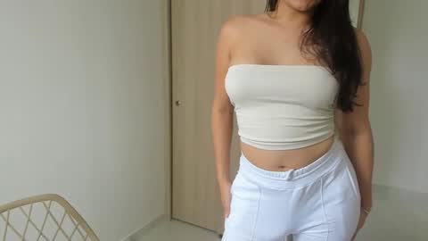 sofia_rivers_ online show from February 14, 2:25 pm