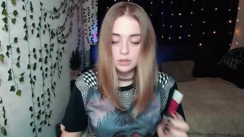 Snapshot of sofia_rosemary chatting on September 17, 1:13 pm sofia_rosemary online show from September 17, 1:13 pm