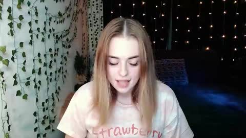 Snapshot of sofia_rosemary chatting on October 18, 2:40 pm sofia_rosemary online show from October 18, 2:40 pm