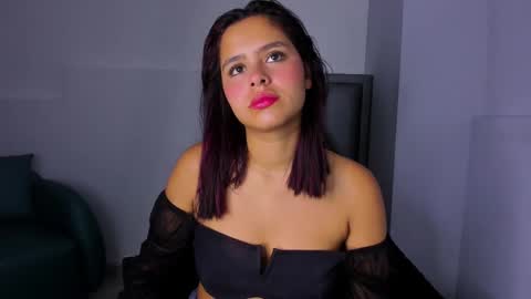 Snapshot of sofia_villareal chatting on September 18, 11:56 am Sofa online show from September 18, 11:56 am