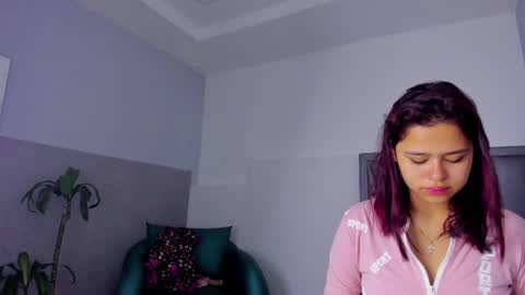 Snapshot of sofia_villareal chatting on October 3, 11:18 am Sofa online show from October 3, 11:18 am