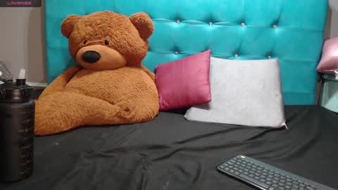 Snapshot of sofia_white3 chatting on February 7, 5:29 pm Sofa online show from February 7, 5:29 pm