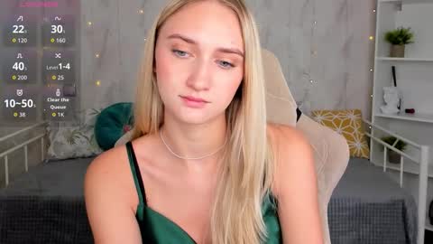 Snapshot of sofiaa__adams chatting on March 17, 5:33 am Sofia online show from March 17, 5:33 am