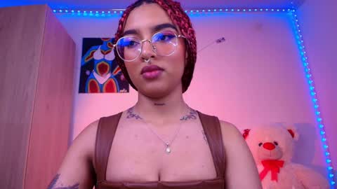 Snapshot of sofiaafoxx chatting on February 12, 7:55 am Sofia online show from February 12, 7:55 am