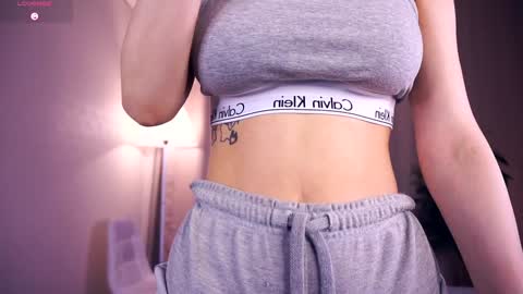 Snapshot of sofiabruno chatting on September 25, 6:39 am Hi My name is Sofia Welcome to my room Please thumbs up - its important online show from September 25, 6:39 am