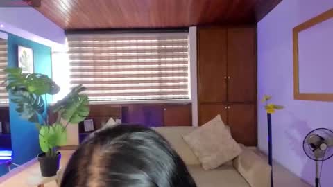 Sofia caramel online show from December 17, 4:02 pm