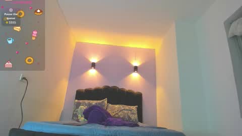 Snapshot of sofiaclaus_19 chatting on October 14, 4:13 am Sofia online show from October 14, 4:13 am