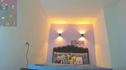 Snapshot of sofiaclaus_19 chatting on October 19, 4:24 am Sofia online show from October 19, 4:24 am