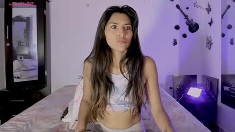 Snapshot of sofiacruz16 chatting on December 5, 11:27 am sofiacruz16 online show from December 5, 11:27 am