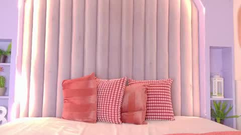 Snapshot of sofiadiamond_ chatting on May 31, 11:28 am SOFIA DIAMOND online show from May 31, 11:28 am