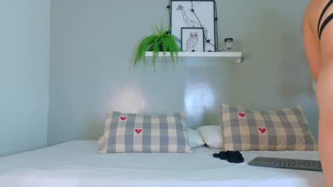 Snapshot of sofiadiamond_ chatting on July 27, 6:04 pm SOFIA DIAMOND online show from July 27, 6:04 pm