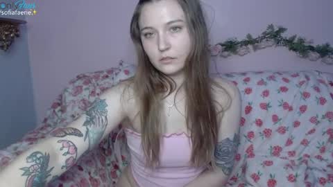 Snapshot of sofiafaerie chatting on April 5, 3:58 am sofiafaerie online show from April 5, 3:58 am