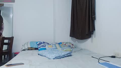 sofiamooon_ online show from November 14, 1:15 am