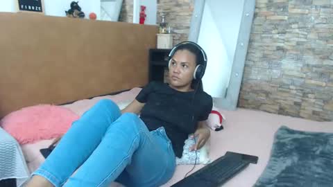 Snapshot of sofianena chatting on February 28, 9:01 pm love online show from February 28, 9:01 pm