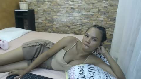 Snapshot of sofianena chatting on March 12, 7:17 pm love online show from March 12, 7:17 pm