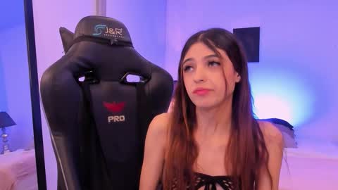 Sofia  Help me reach 5K followers  online show from December 18, 8:26 pm