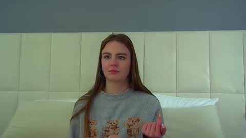 Snapshot of sofiasarvain chatting on February 4, 6:41 am Sofia online show from February 4, 6:41 am