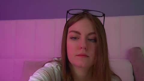 Snapshot of sofiasarvain chatting on February 6, 6:33 pm Sofia online show from February 6, 6:33 pm