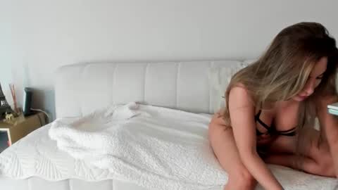 SOFIA   online show from October 6, 9:34 pm