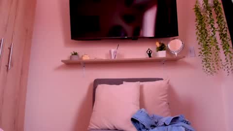 sofiavelez01 online show from April 27, 4:27 pm