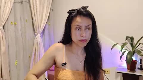 Sofi Bella online show from March 1, 7:05 pm