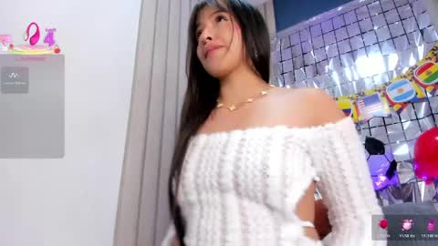 Snapshot of soficandy_ chatting on June 20, 1:47 pm soficandy_ online show from June 20, 1:47 pm