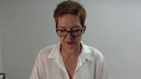 Snapshot of sofie_velvet chatting on April 27, 6:22 am Sofie Velvet online show from April 27, 6:22 am