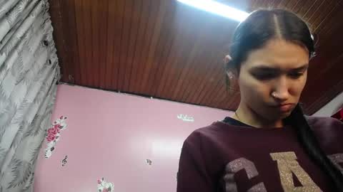 sofii_cute01 online show from February 25, 11:30 am