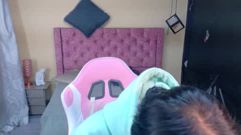 sofii_cute01 online show from December 18, 12:00 pm