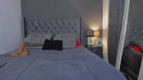Snapshot of sofii_escobar chatting on August 7, 1:51 am sofii_escobar online show from August 7, 1:51 am