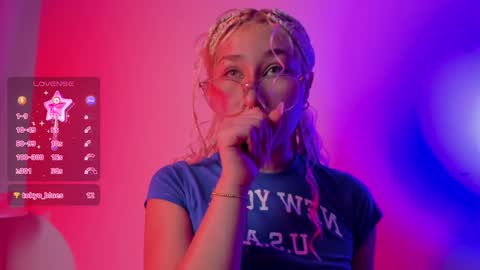 Snapshot of sofii_uwu_ chatting on December 28, 11:16 pm Sofii online show from December 28, 11:16 pm