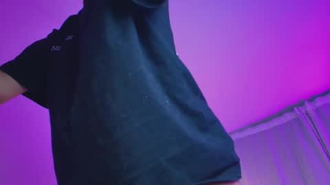 Snapshot of sofii_uwu_ chatting on February 17, 4:42 am Sofii online show from February 17, 4:42 am