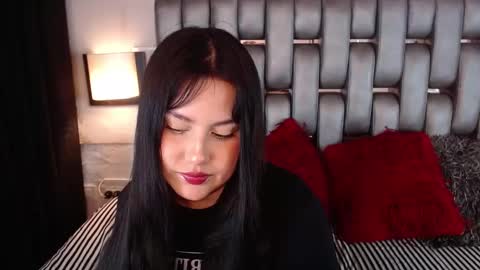 Snapshot of sofiia_vega_ chatting on April 21, 11:49 am sofiia_vega_ online show from April 21, 11:49 am