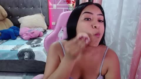 Snapshot of sofiiadreams chatting on January 2, 11:06 pm sofia Dreams online show from January 2, 11:06 pm