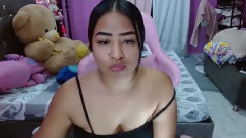 Snapshot of sofiiadreams chatting on May 13, 12:41 am sofia Dreams online show from May 13, 12:41 am
